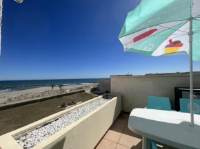 Studio lumineux face mer avec terrasse et parking, proche port et commerces, 4P - FR-1-799-31